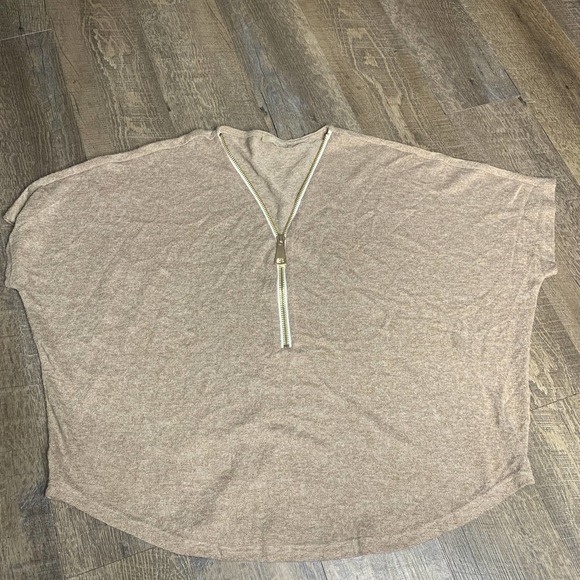 Joan Vass Tops - Joan Vass Blouse Top Womens Size Large Beige Half Front Zip Boxy Dolman Sleeves*